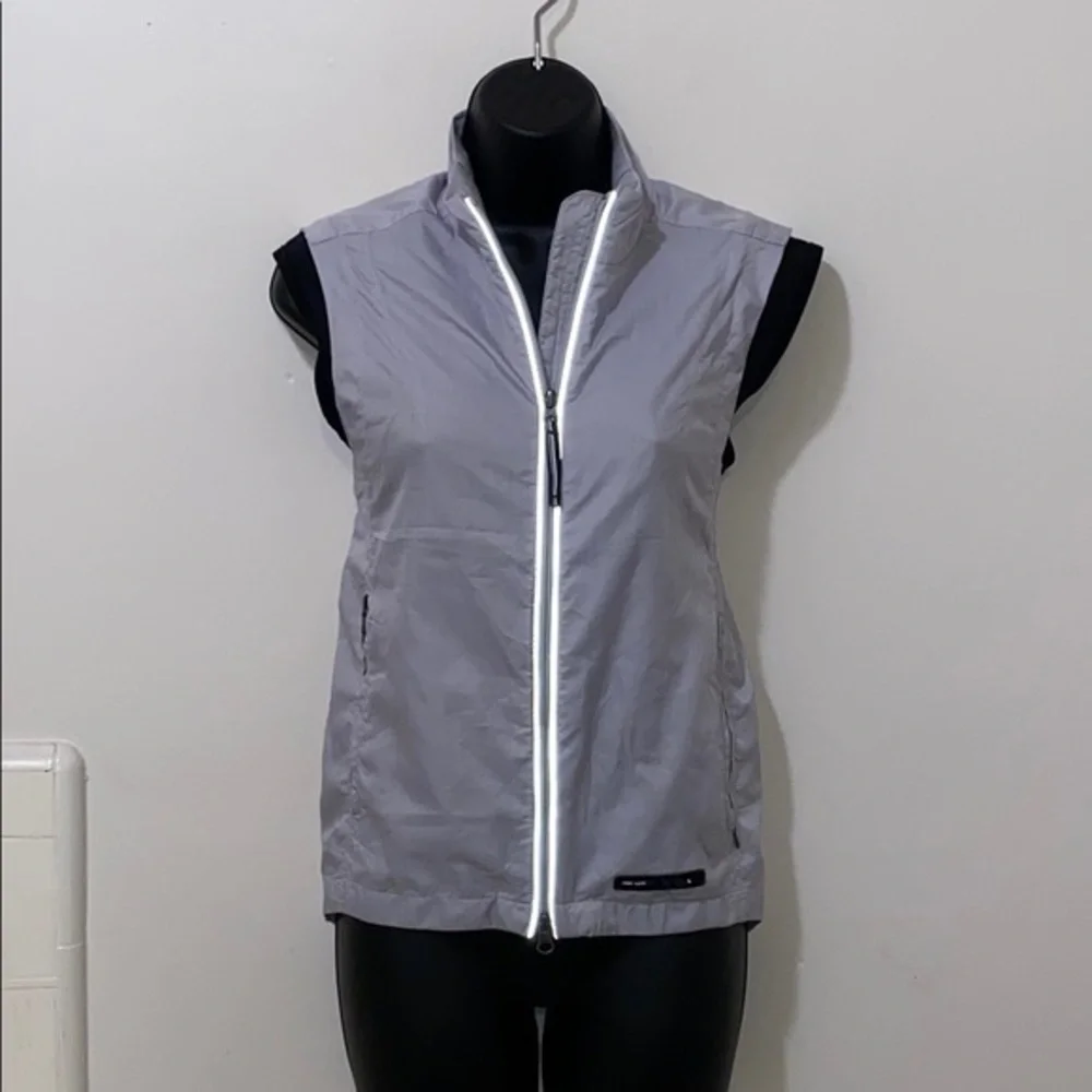 Women’s Nike Running Lightweight/Weatherproof Full Zip Vest
